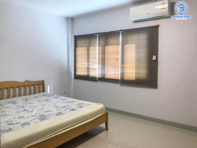 *****ทาวน์เฮ้าส์มือสองย่านนครปฐม ม.แกรนด์วิลเลจ2 เพชรเกษม เนื้อที่กว้างขวางมากถึง 27.5 ตร.ว. ฟังก์ชัน 3 ห้องนอน 3 ห้องน้ำ 1 ที่จอดรถ บนทำเลแห่งการเดินทาง เชื่อมต่อถนนพุฑธมณฑล สาย5 ในราคาคุ้มสุดในย่าน!